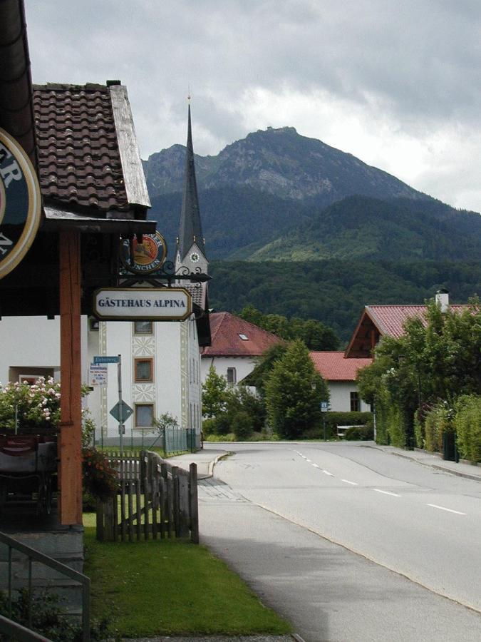 Gaestehaus Alpin-Ab 1. Mai Chiemgau-Karten Betrieb Ξενοδοχείο Μπέργκεν Δωμάτιο φωτογραφία