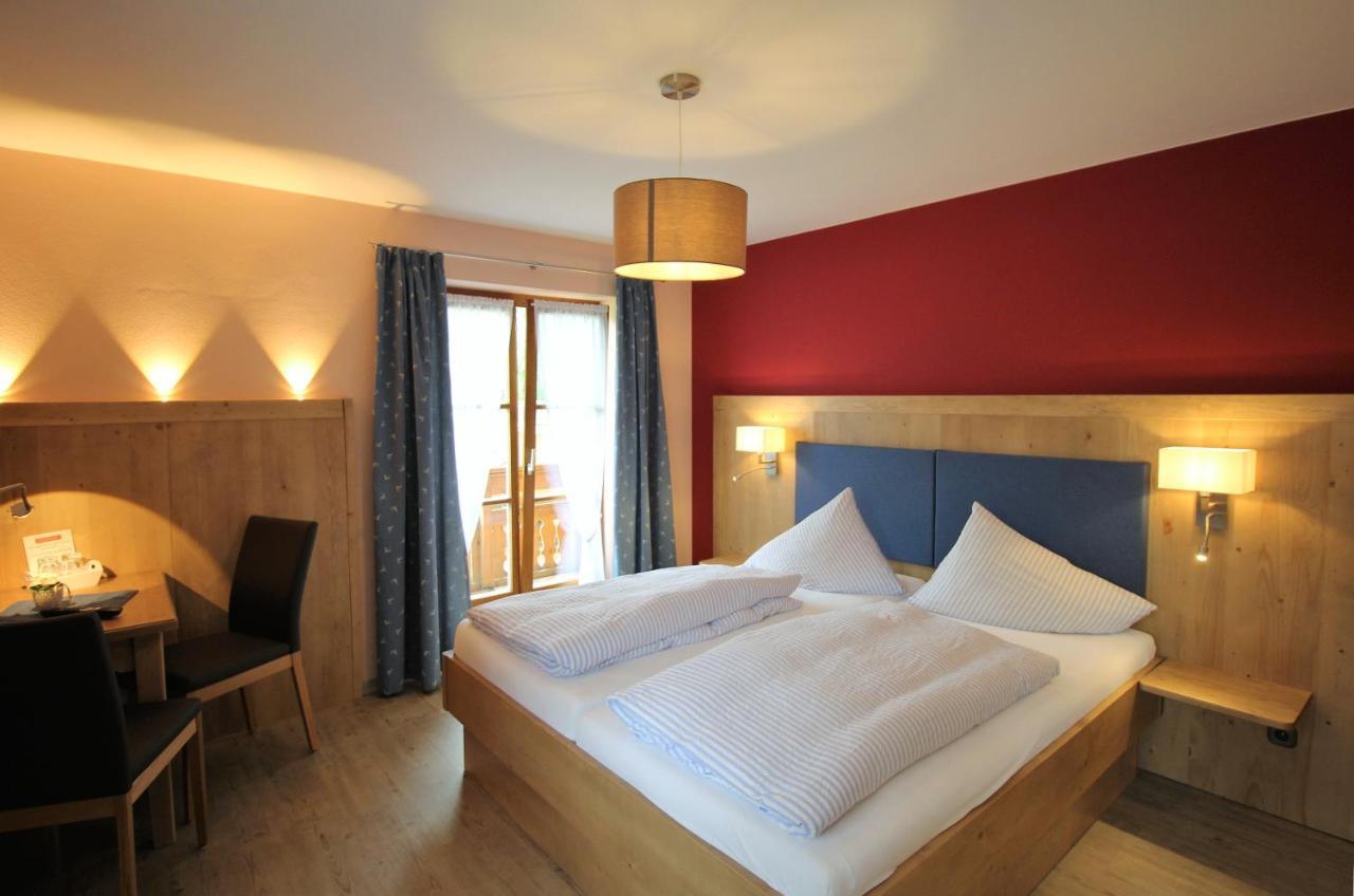 Gaestehaus Alpin - Inkl. Chiemgau-Karte Μπέργκεν Εξωτερικό φωτογραφία